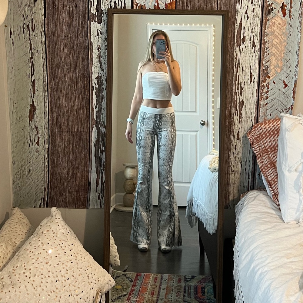 American Threads High Rise Flare Pant Size Medium